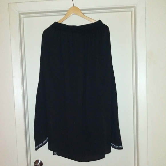 Women's Embroidered Gauze Skirt/Beach Cover Size Large - Picture 3 of 3